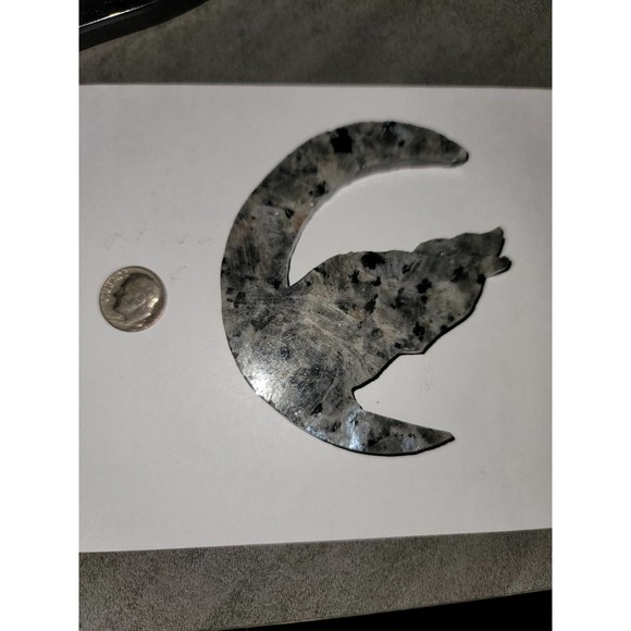 Larvikite Howling Wolf and Moon - Picture 4 of 4